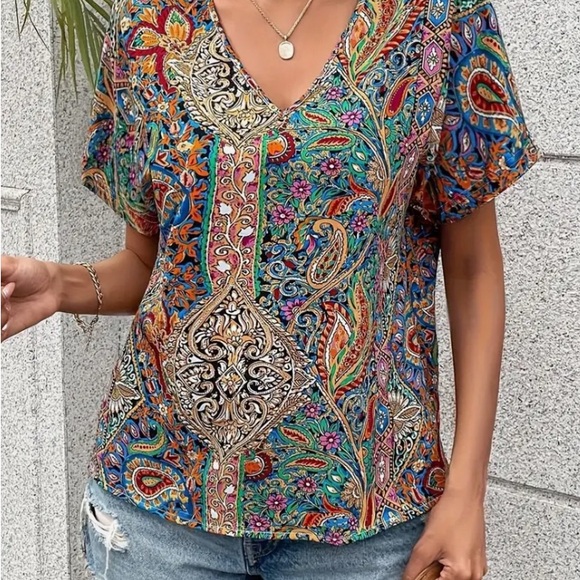 NWOT Paisley Print V-Neck Blouse - Picture 2 of 3